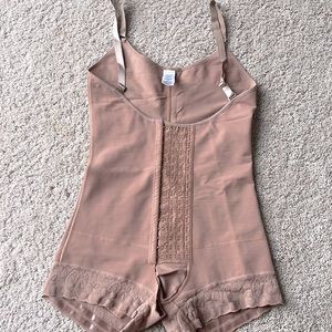 Shape wear- tummy control